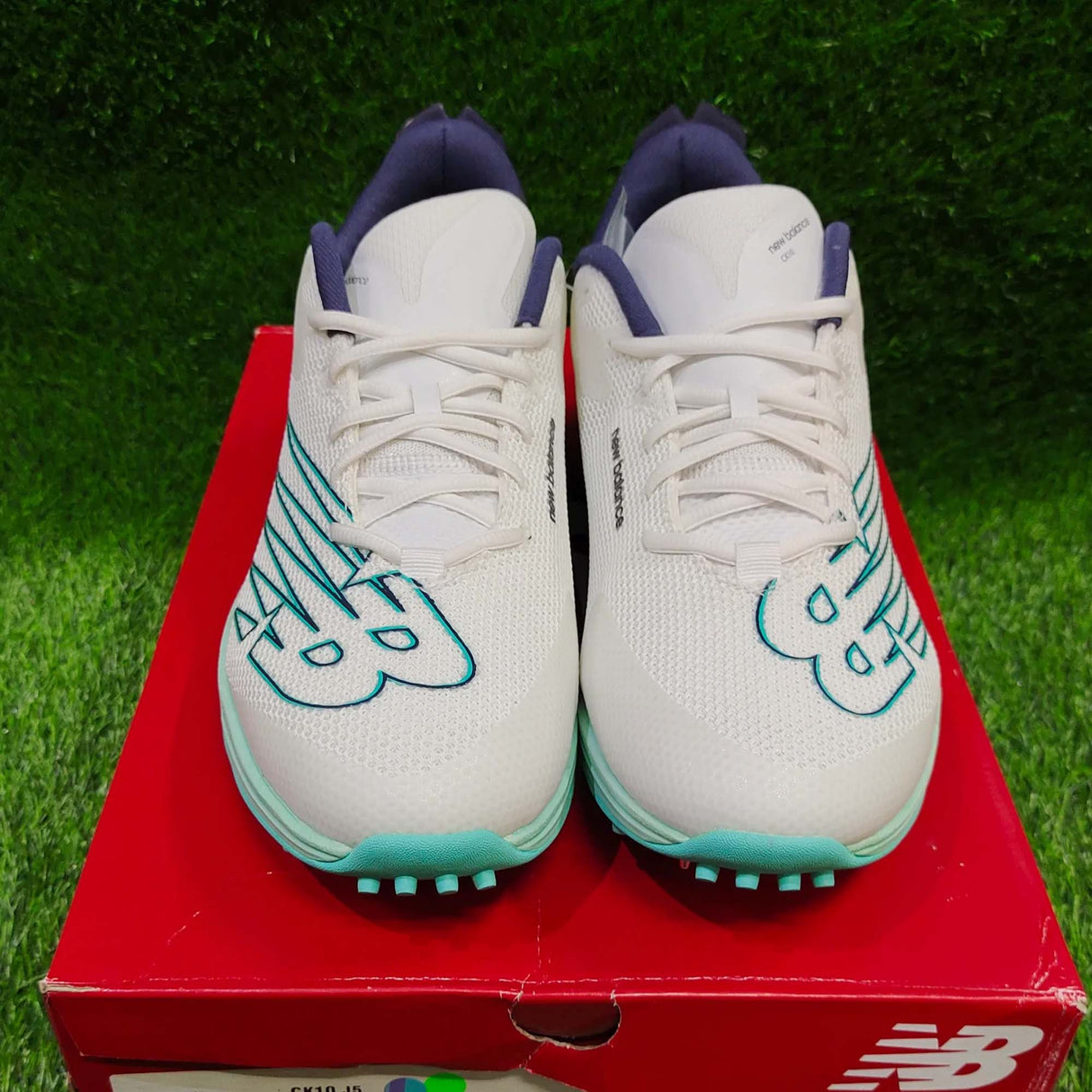 CHAUSSURES DE CRICKET NEW BALANCE CK10