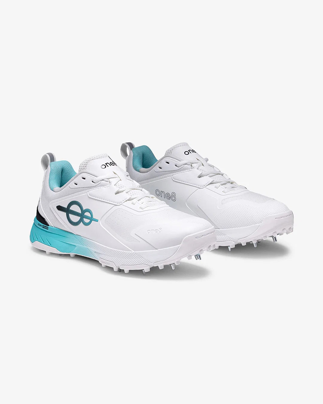 Cover Drive 18 Pro-Spikes