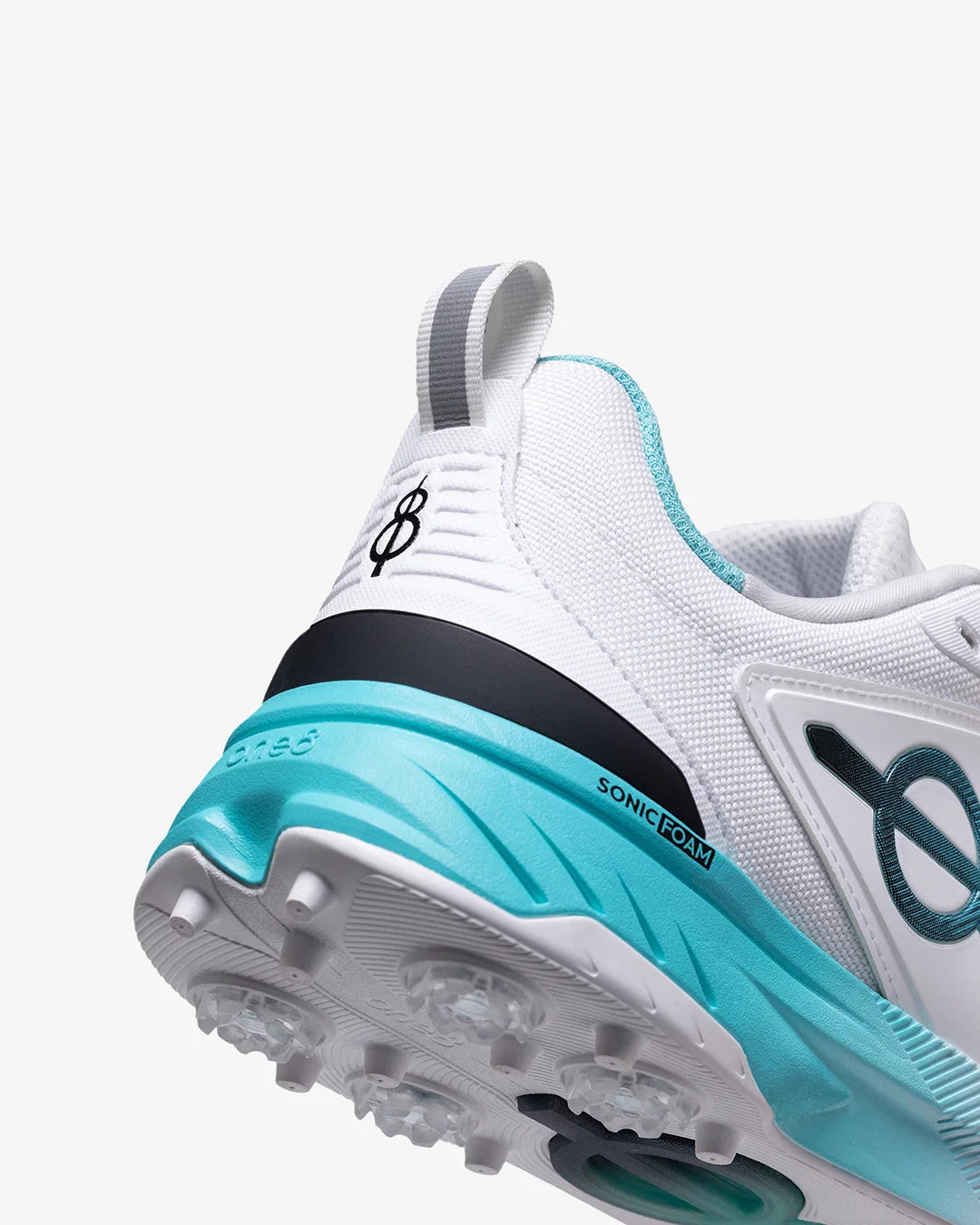 Cover Drive 18 Pro-Spikes